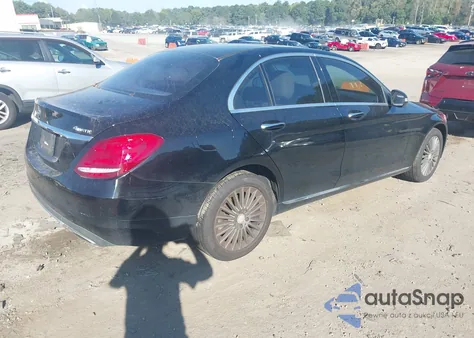 2015 Mercedes-Benz C 300 Luxury 4Matic из США, поврежденный, VIN 55SWF4KB8FU039507